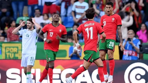 阿根廷女足世界杯小组赛两度落后南非，2-2逼平对手，连续两场败北陷入淘汰赛困境！